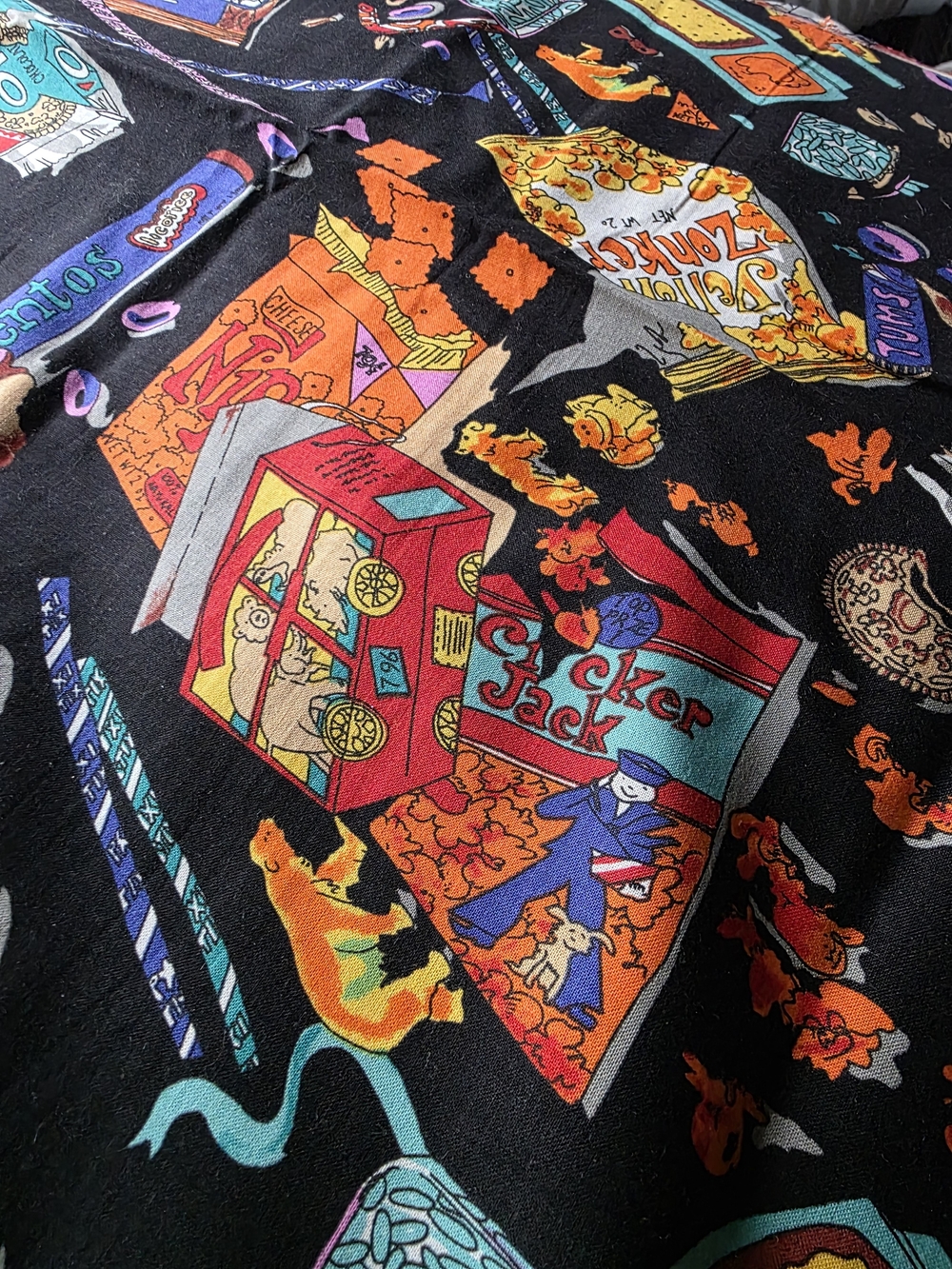 💛 90's Retro Fabric - Picture 2 of 7